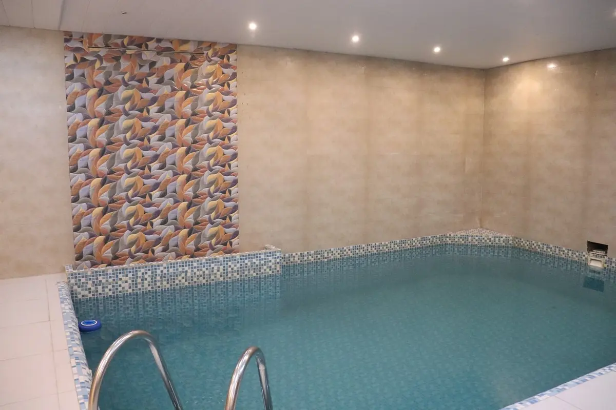 ویلا یک خوابه استخردار آبگرم کاندید