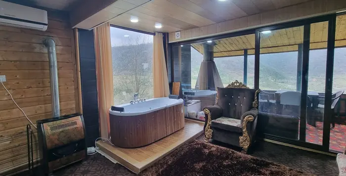 بوم گردی یک خوابه چوبی جکوزی دار تیکیش 2