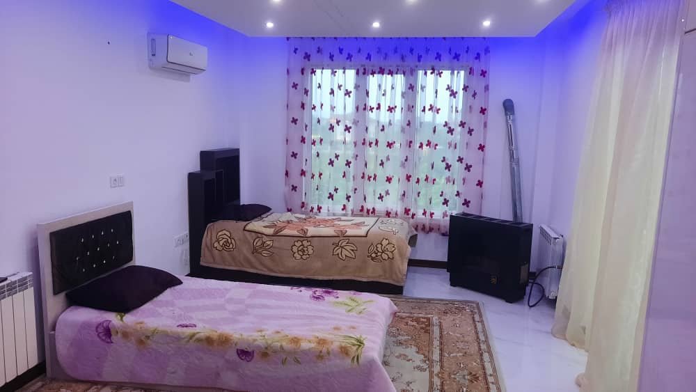 دوخوابه جنگلی مومنی