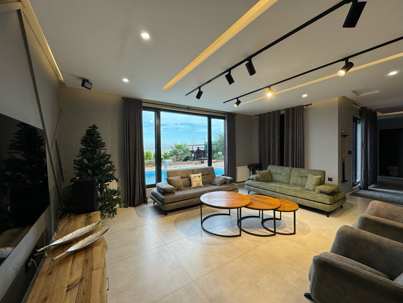 سه خوابه ساحلی استخردار آبگرم کاج 1