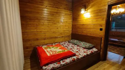 کلبه دوخوابه جنگلی چوبی صنوبر