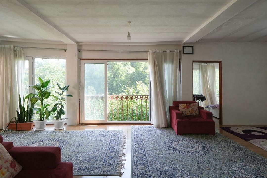 یک خوابه شیشه ای آبشار