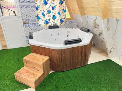 کلبه یک خوابه سوئیسی جکوزی دار یوکا