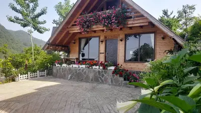 کلبه دوخوابه جنگلی چوبی صنوبر