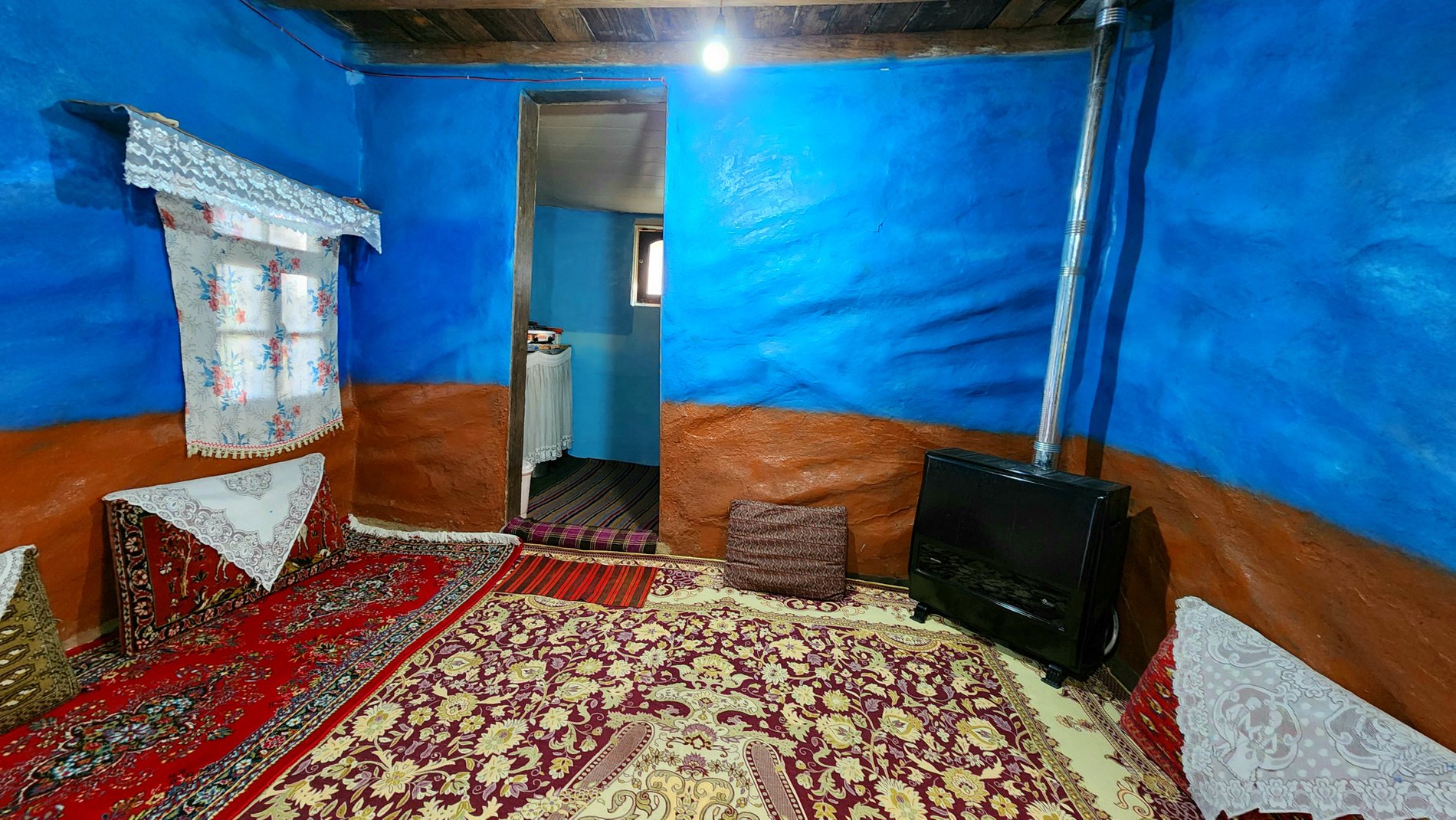 دوخوابه چوبی حامد