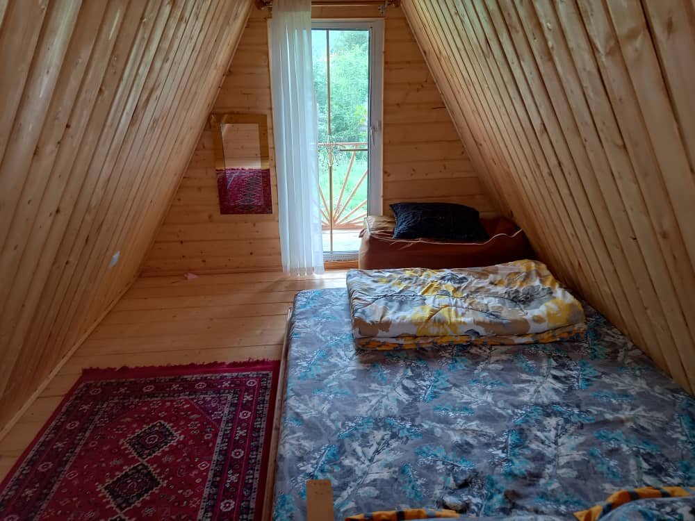 یک خوابه چوبی عشق