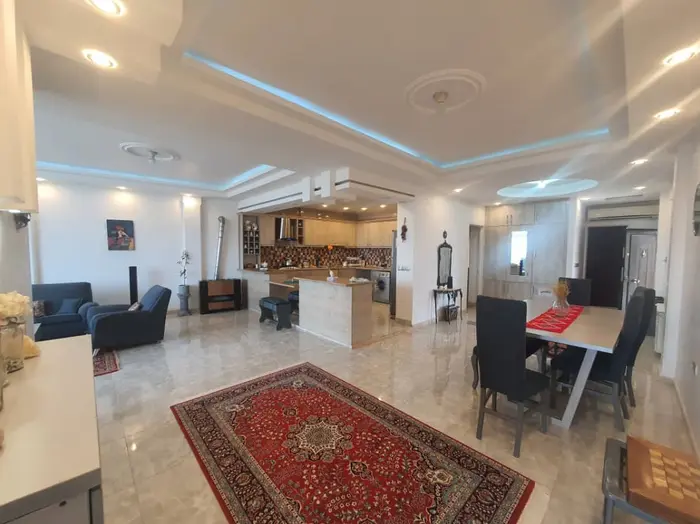 آپارتمان دوخوابه میان هاله