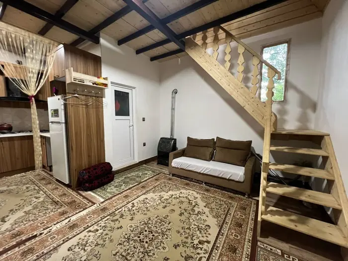 کلبه یک خوابه جنگلی ماه عسل بام سبز -