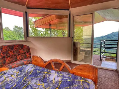 کلبه دوخوابه جکوزی دار جنگلی كرات