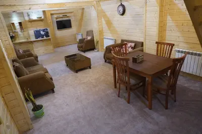 اقامتگاه سنتی نیما و نیکان - واحد ارغوان