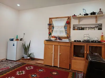 کلبه فلت چوبی گلها