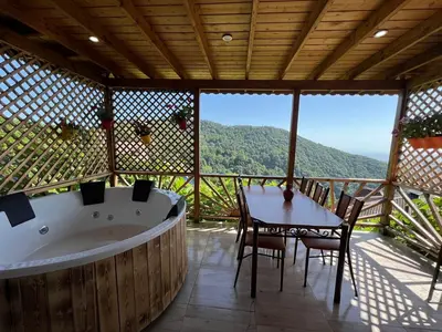 کلبه دوخوابه جنگلی جکوزی دار اربه کله