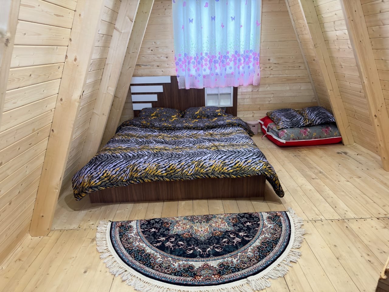 کلبه یک خوابه سوئیسی جکوزی دار یوکا