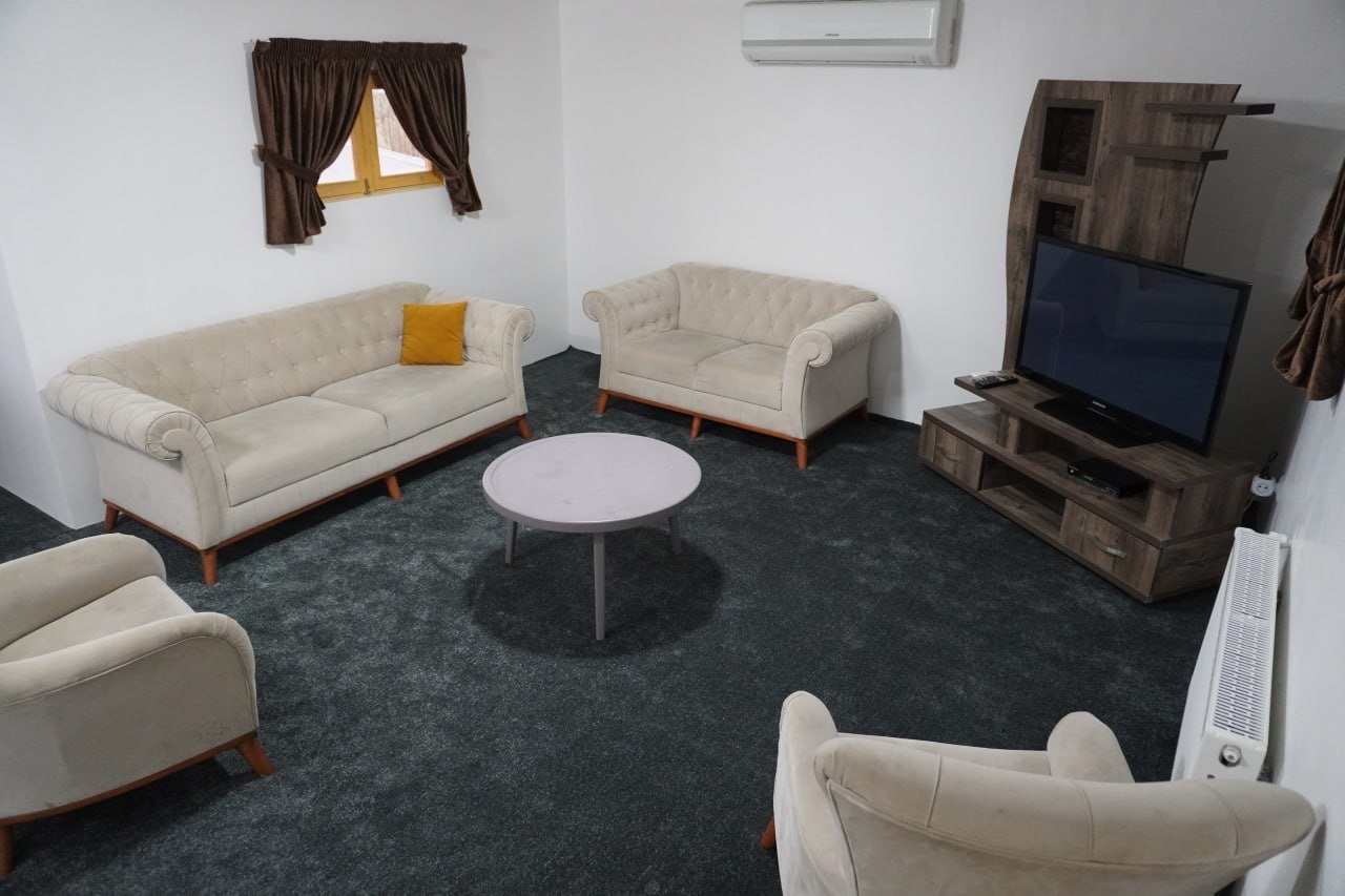 دوخوابه بهارنارنج نیما و نیکان