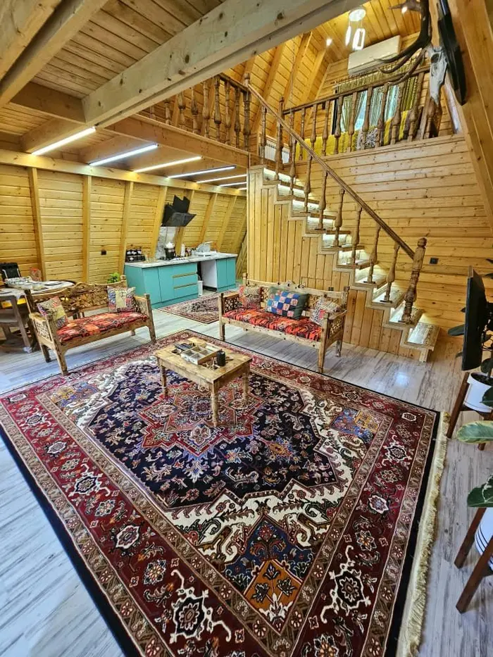 یک خوابه چوبی جنگلی جواهرده