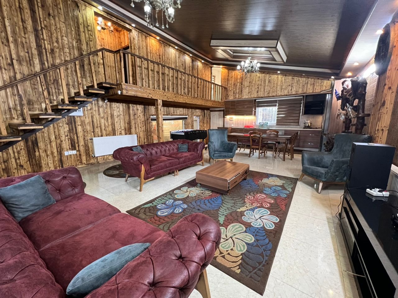 ویلا چهارخوابه استخردار آبگرم چوبی