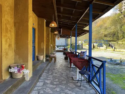 بومگردی فردخت - واحد خانم جان