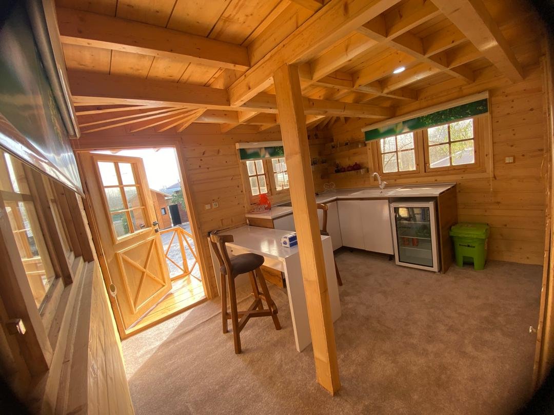 نیما و نیکان - واحد کلاه فرنگی