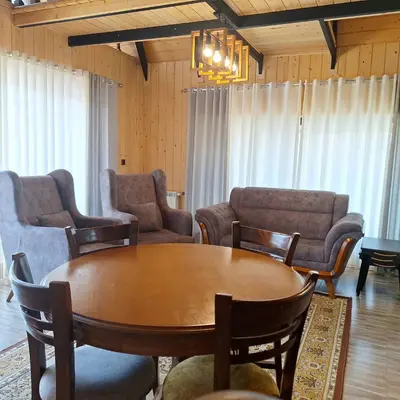 کلبه دوخوابه سوئیسی شب خاطرها