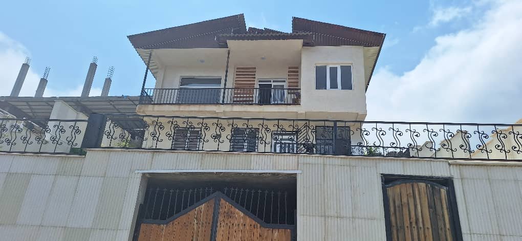 یک خوابه آن سوی مه