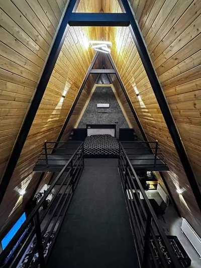 کلبه یک خوابه سوئیسی استخردار آب گرم شاد