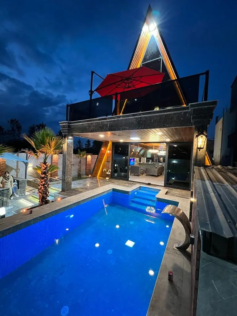 کلبه دوخوابه استخردار آبگرم پالما