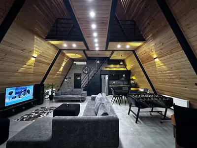 کلبه یک خوابه سوئیسی استخردار آب گرم شاد