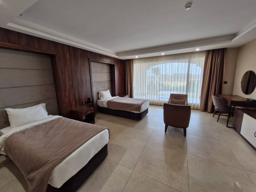 دنسه گیلاریا - واحد 2204