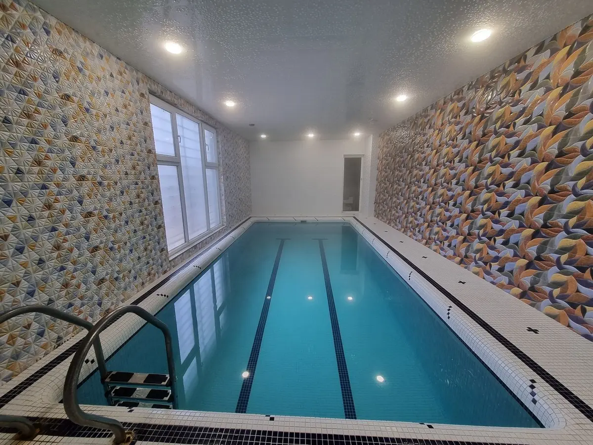 ویلا سه خوابه استخردار آبگرم قوی سفید 1