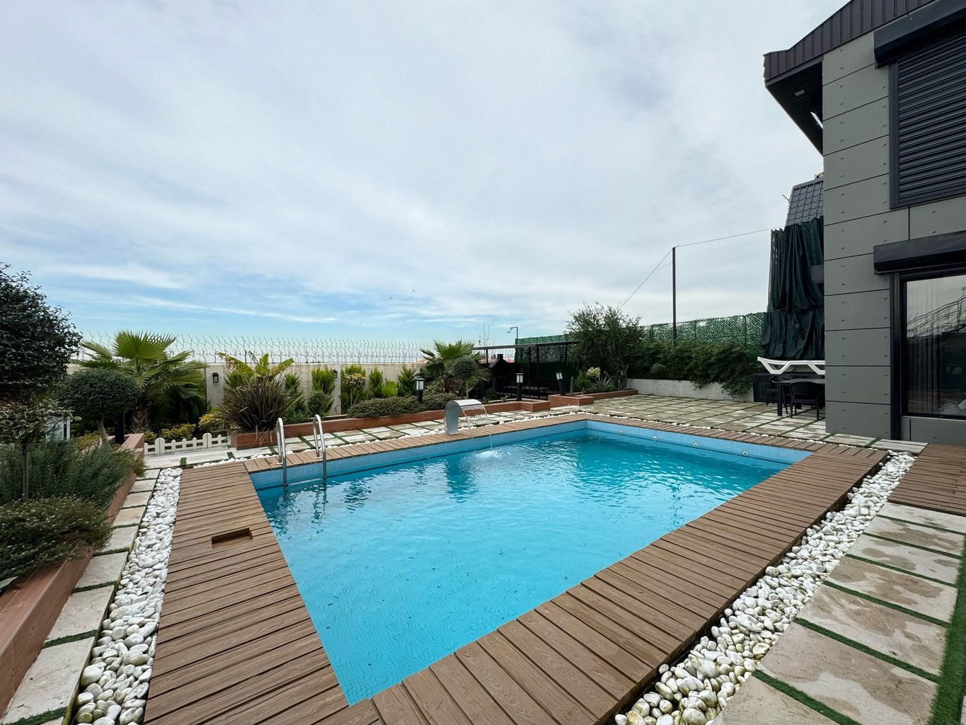 سه خوابه ساحلی استخردار آبگرم کاج 1