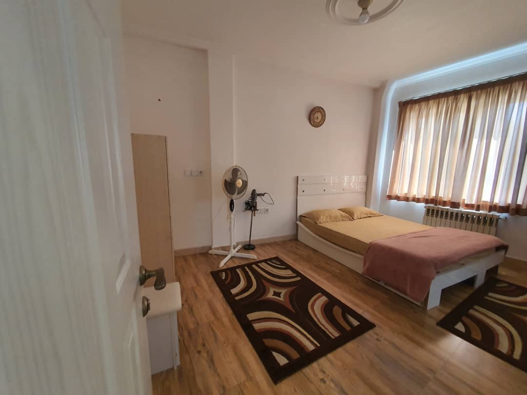 آپارتمان دوخوابه میان هاله