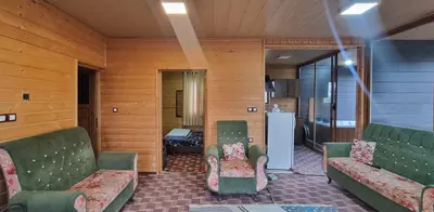 بومگردی یک خوابه چوبی جکوزی دار تیکیش طبقه ۱