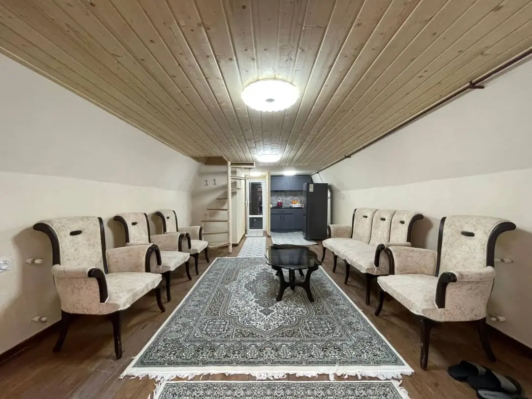 کلبه دوخوابه سوئیسی استخردار آبگرم ماهان