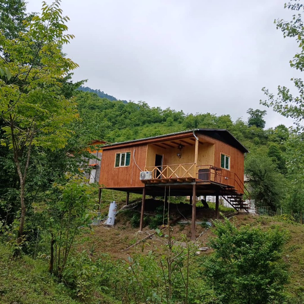 یک خوابه چوبی جنگلی اسپوک