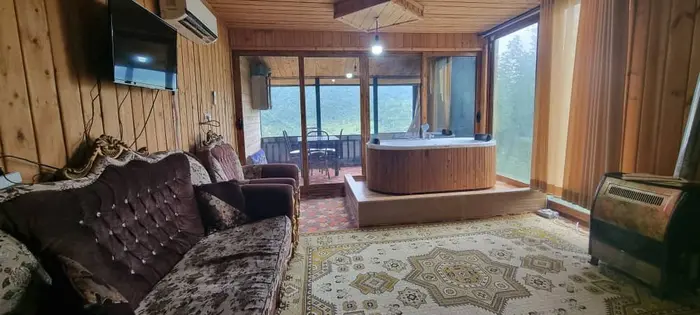 بوم گردی یک خوابه چوبی جکوزی دار تیکیش 1