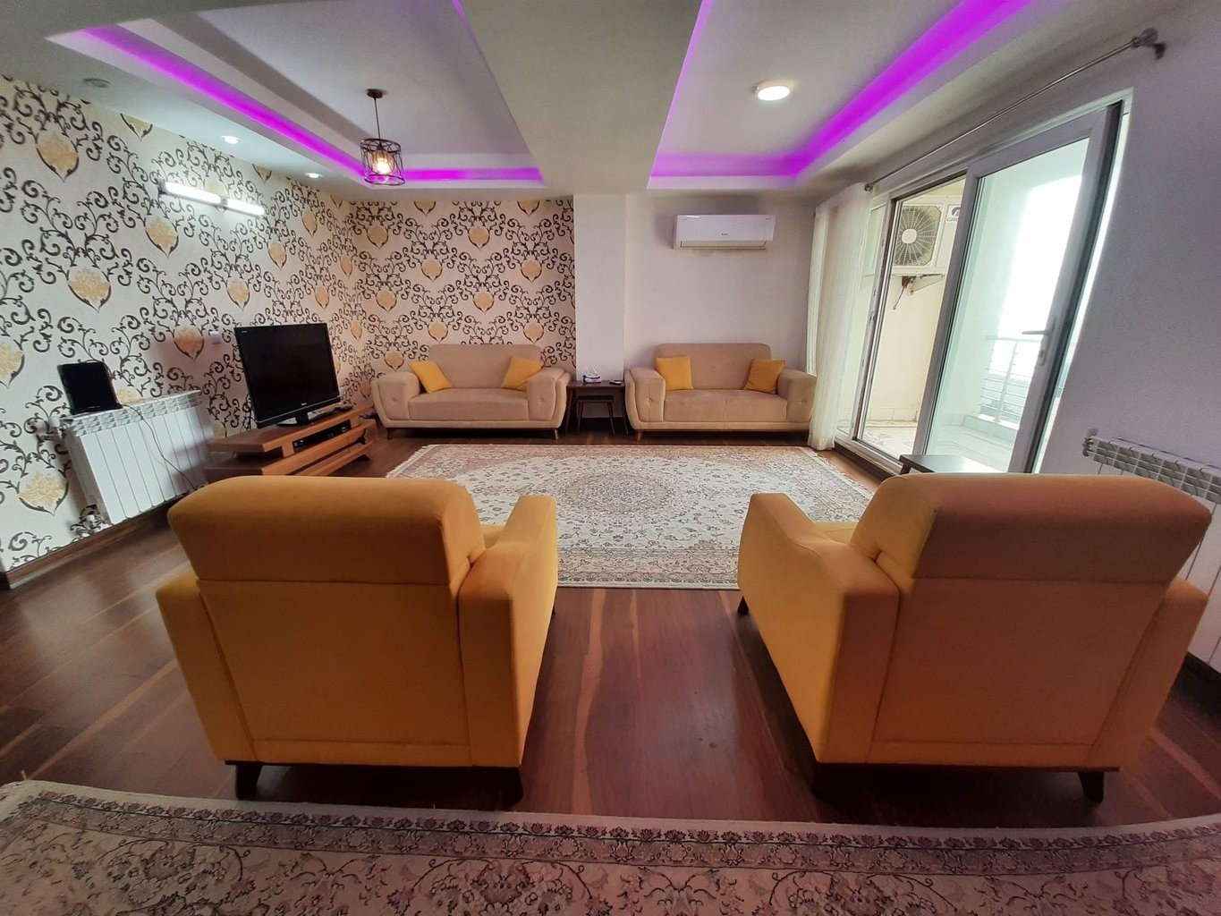 آپارتمان دوخوابه ساحلی گلشهر