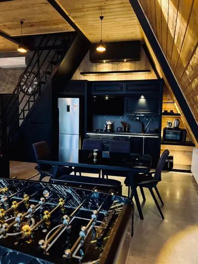 کلبه یک خوابه سوئیسی استخردار آب گرم شاد