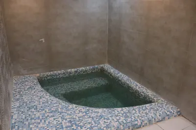 ویلا یک خوابه استخردار آبگرم کاندید