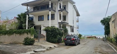 آپارتمان دوخوابه ساحلی عمارت سفید