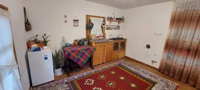 کلبه فلت چوبی گلها