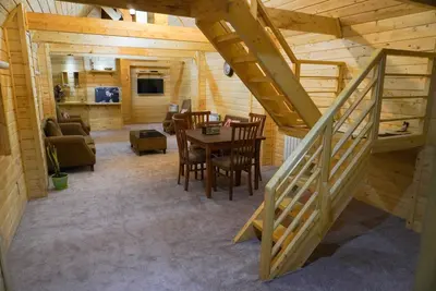 اقامتگاه سنتی نیما و نیکان - واحد ارغوان