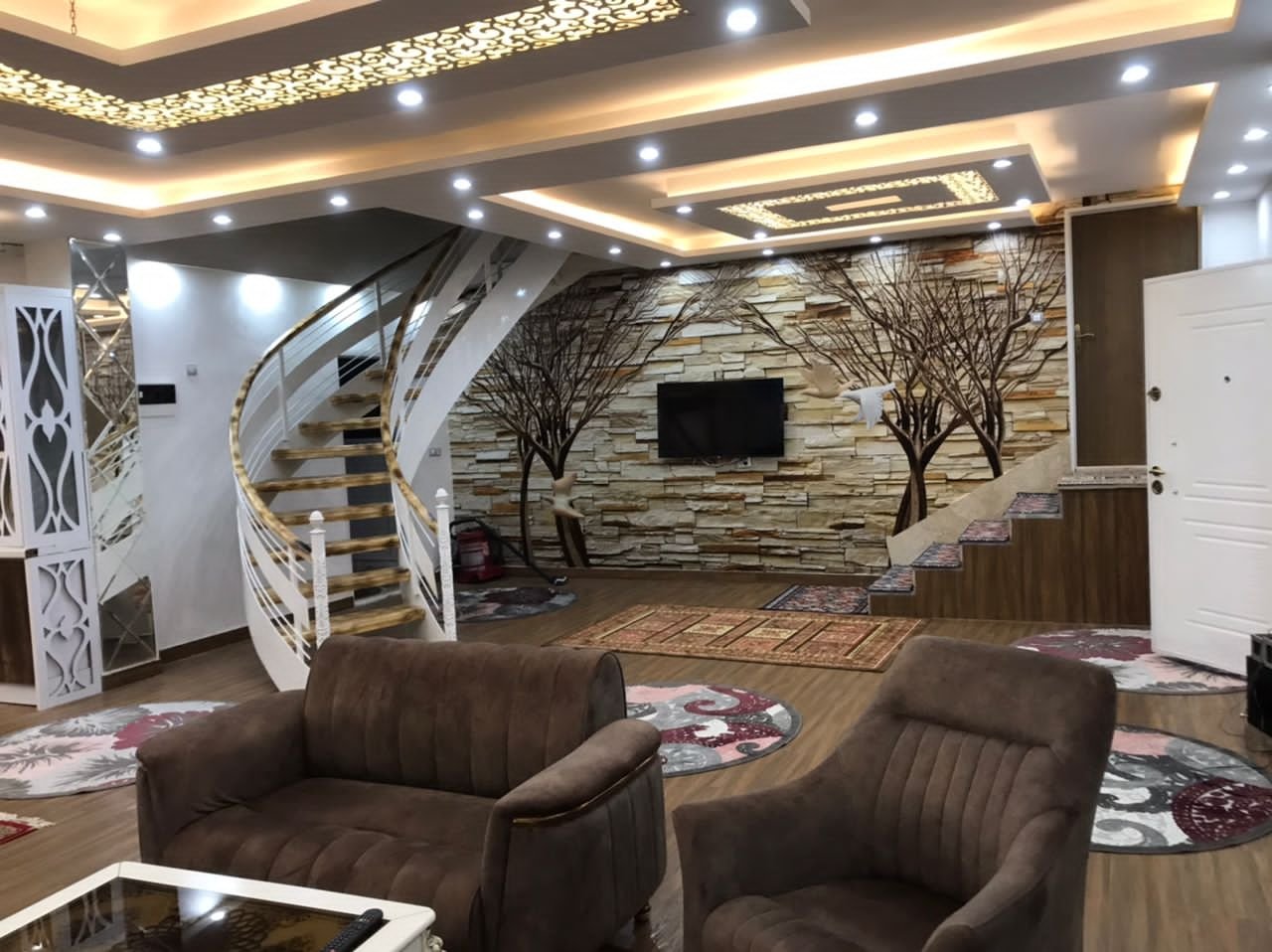 ویلا سه خوابه استخردار آبگرم عمارت ماهان