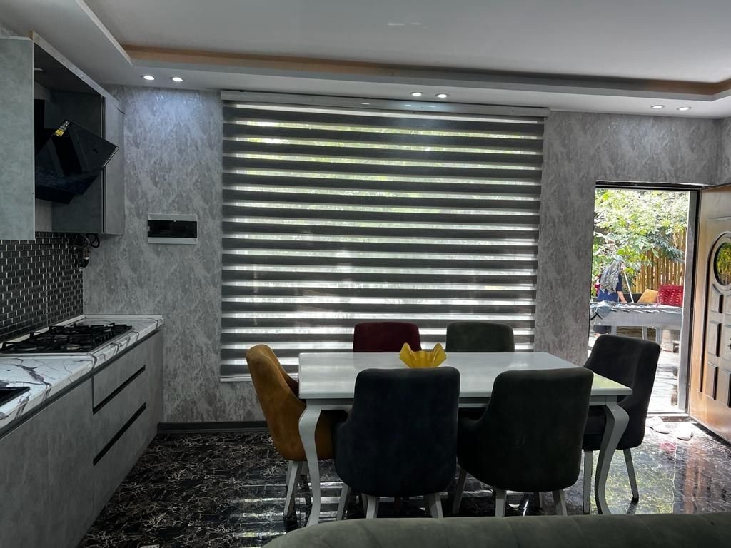 ویلا دوخوابه استخردار سفید طلایی