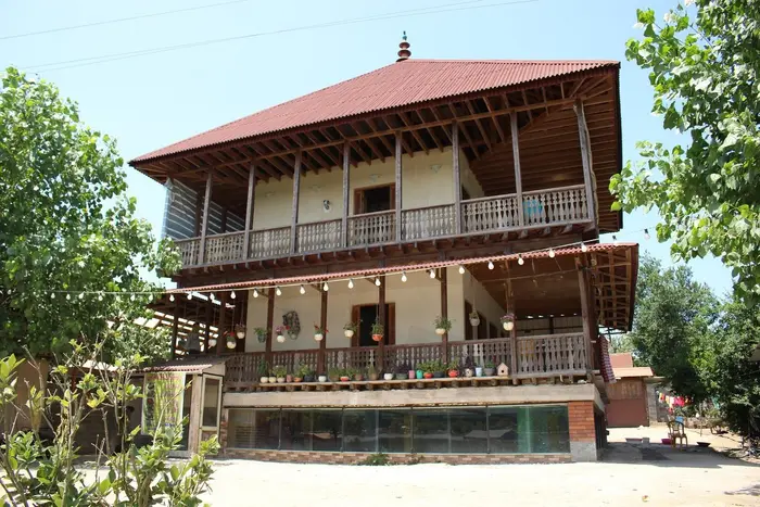 بوم گردی شاه ماهی - واحد استخر ۲