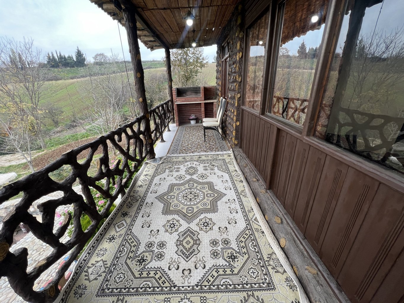 اقامتگاه سنتی یک خوابه گل باغ باران - واحد پامچال