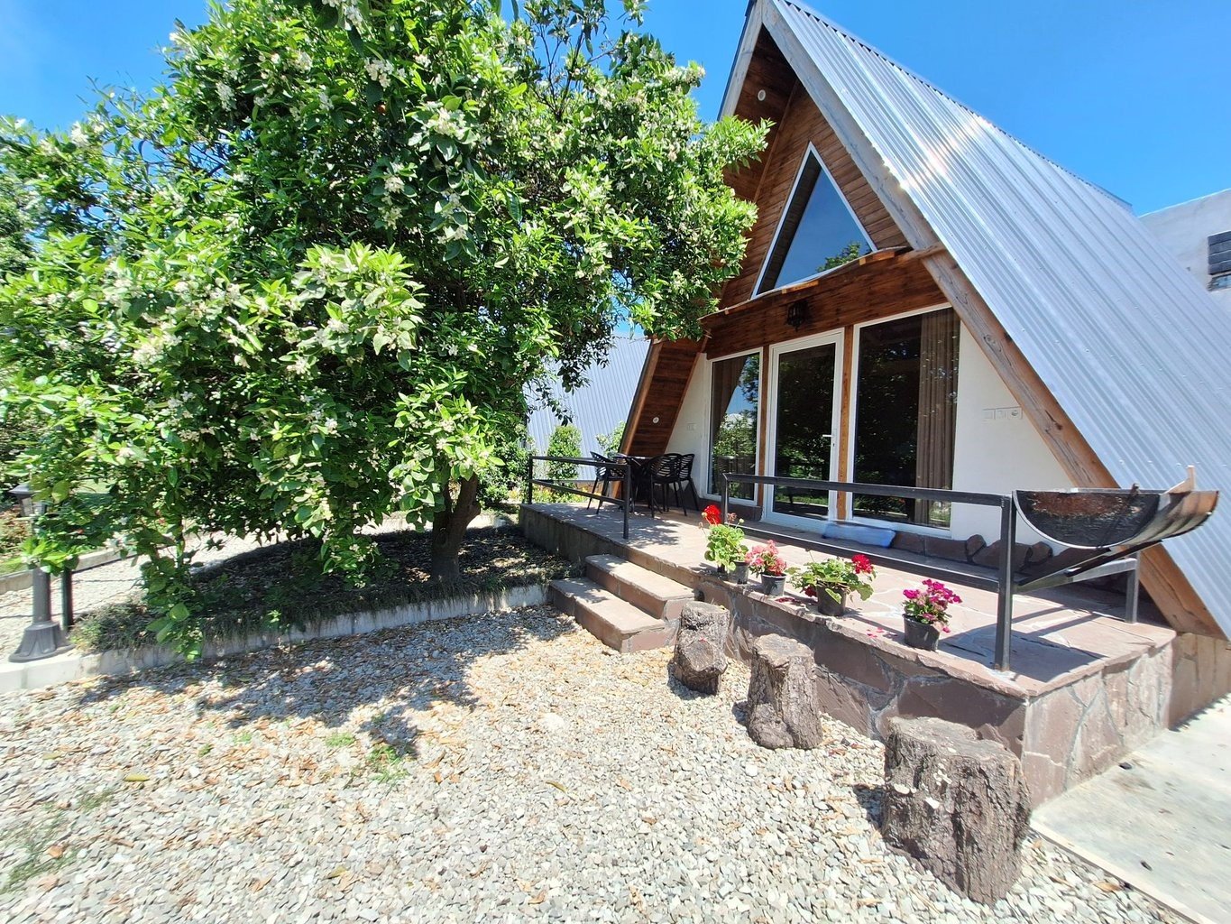 کلبه دوخوابه سوئیسی علیپور