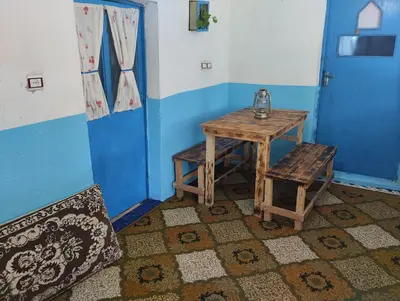 کلبه فلت مرد کوچک