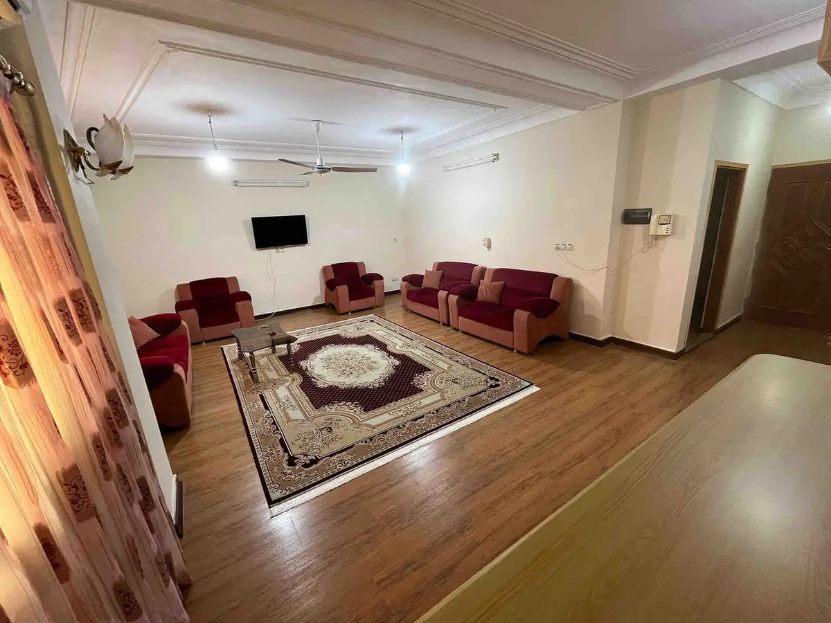 آپارتمان دوخوابه البرز 78 - حال و پذیرایی مبله