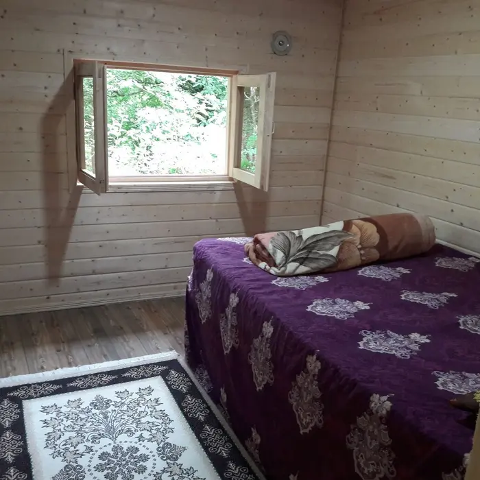 کلبه یک خوابه جنگلی عموزاده