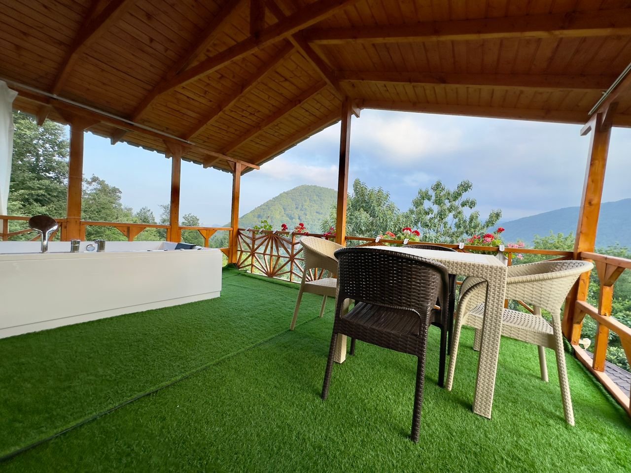 یک خوابه جنگلی جکوزی دار همایون